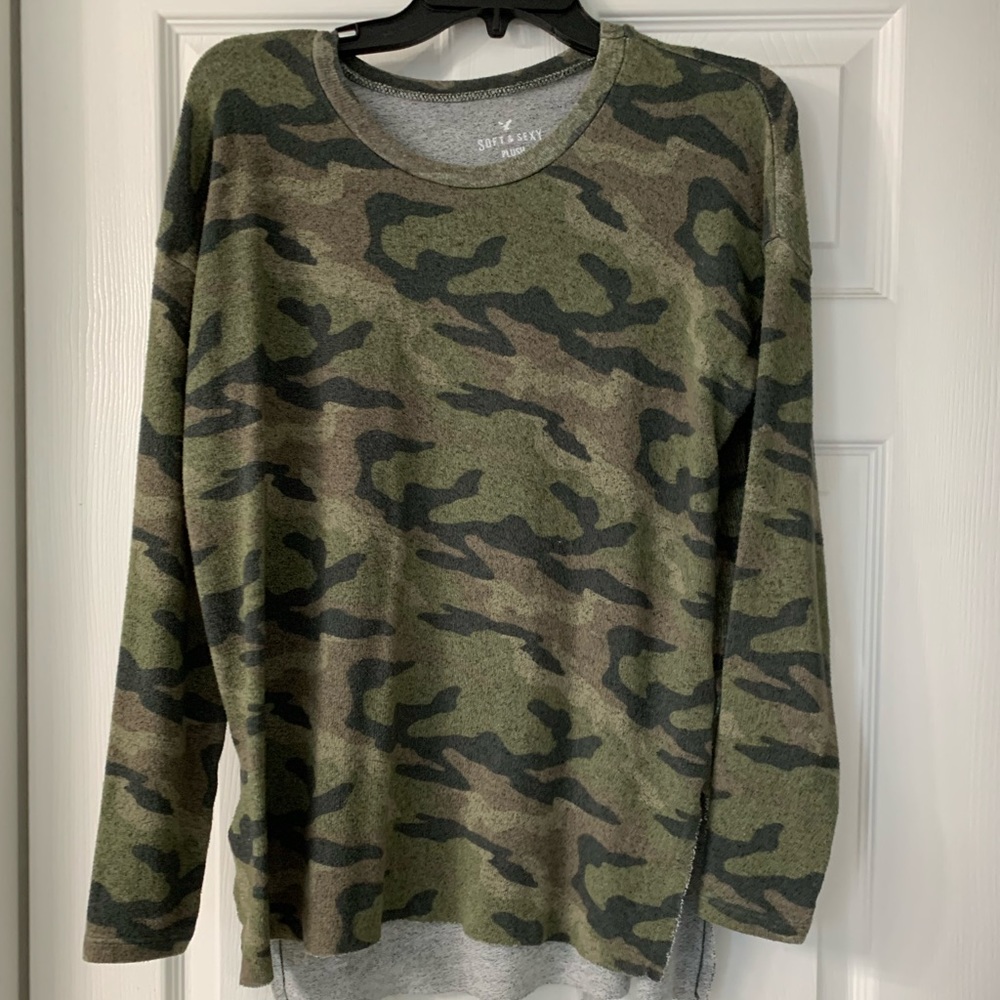 American Eagle Camo shirt